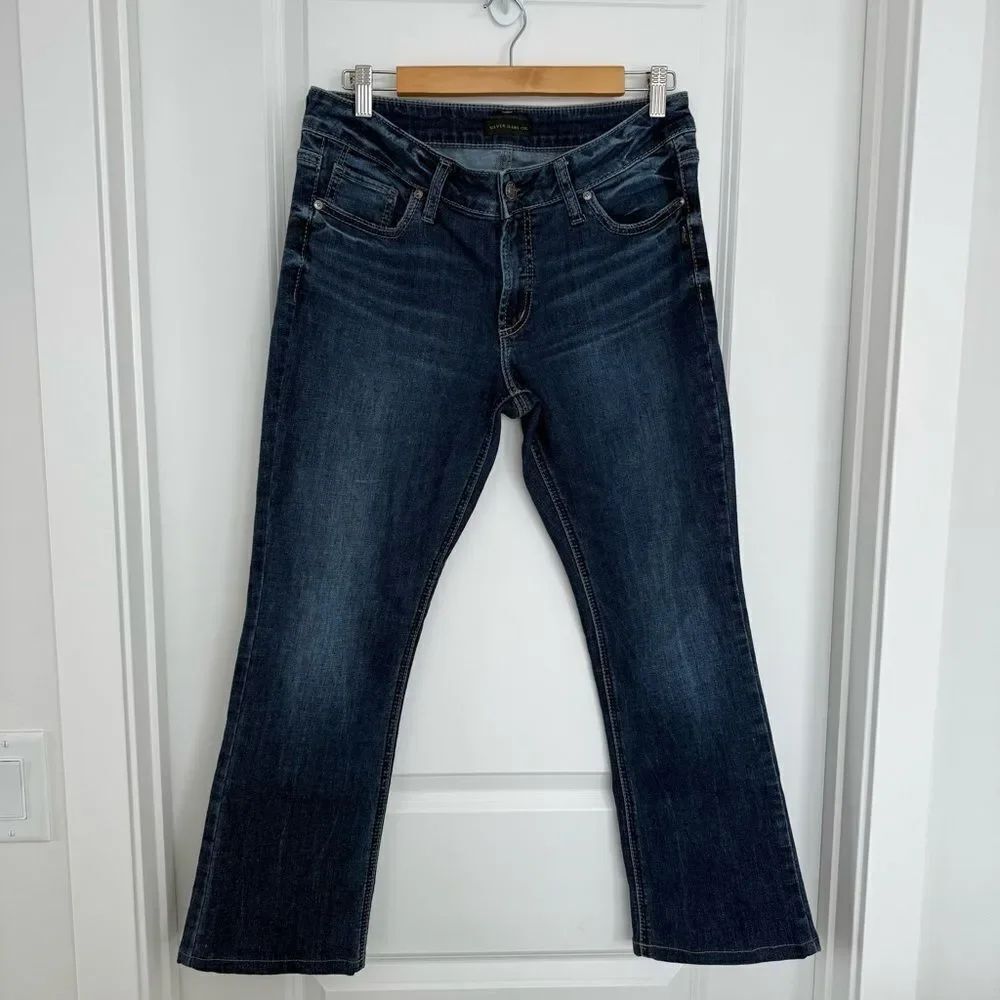 SILVER JEANS | Elyse Slim Boot Cut with Embroidered Pockets